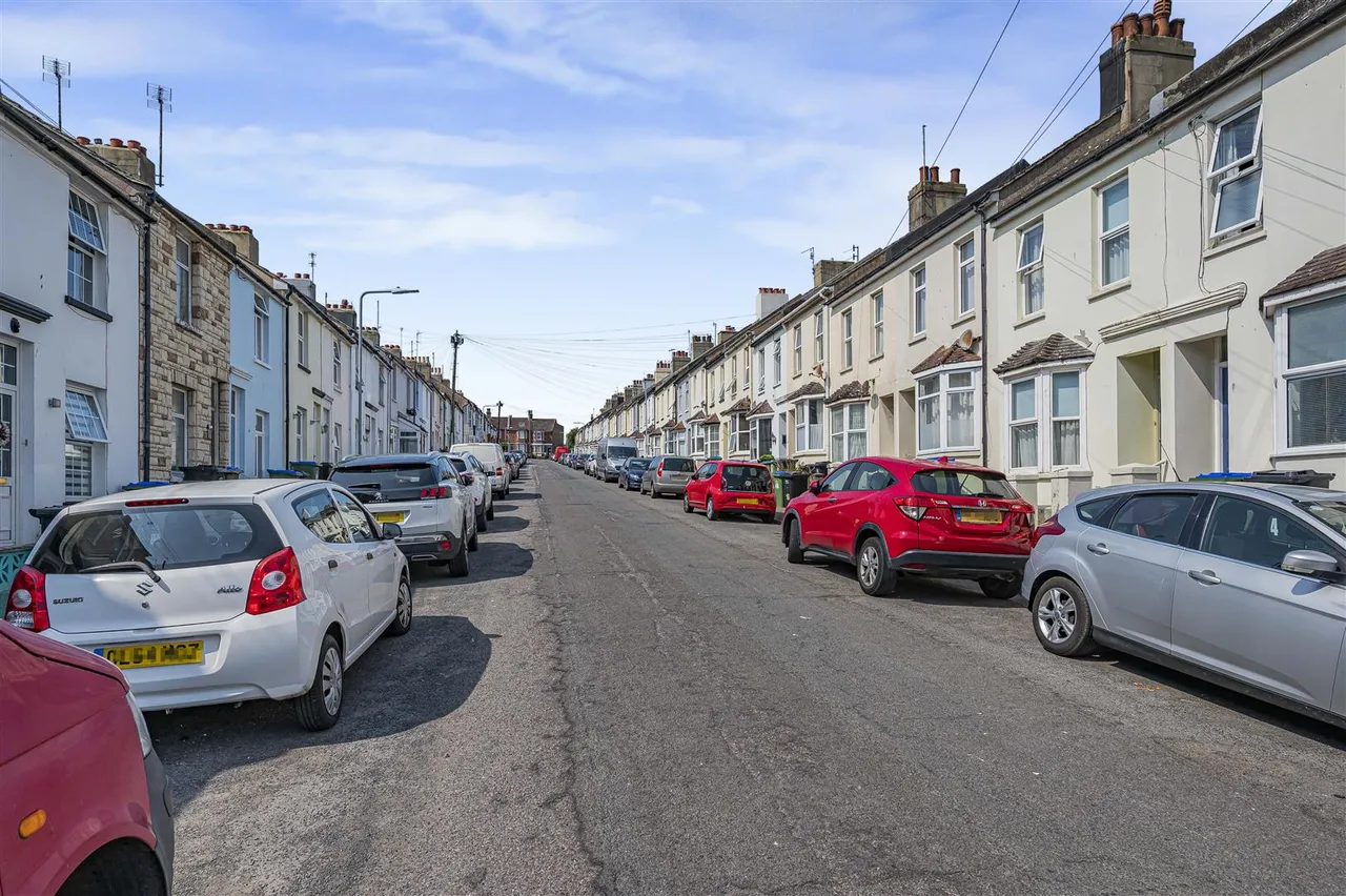 Evelyn Avenue, Newhaven, photo 29