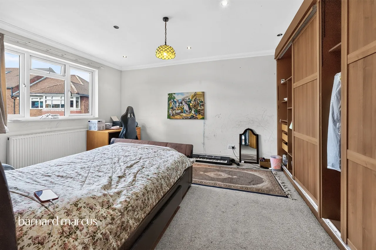 Farnham Close, London, N20, photo 18