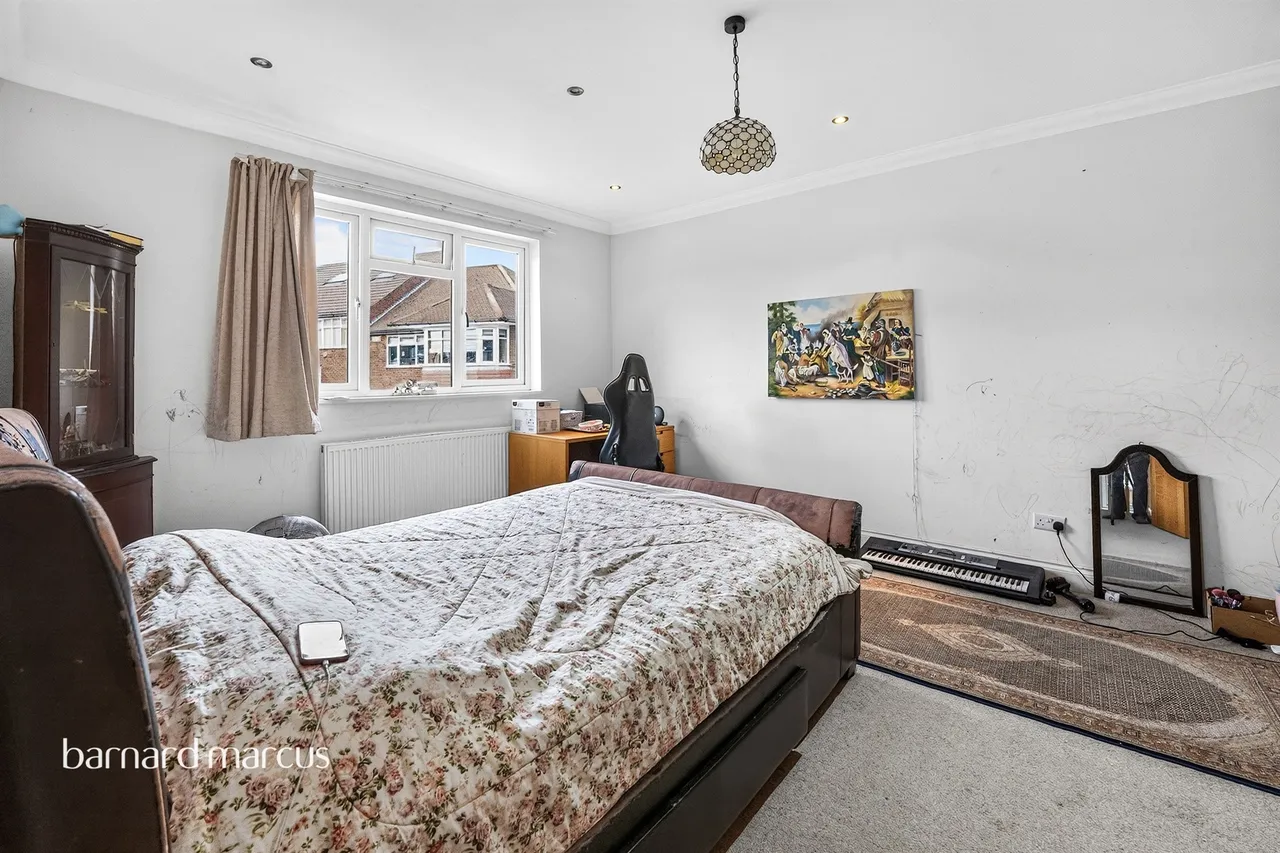 Farnham Close, London, N20, photo 9