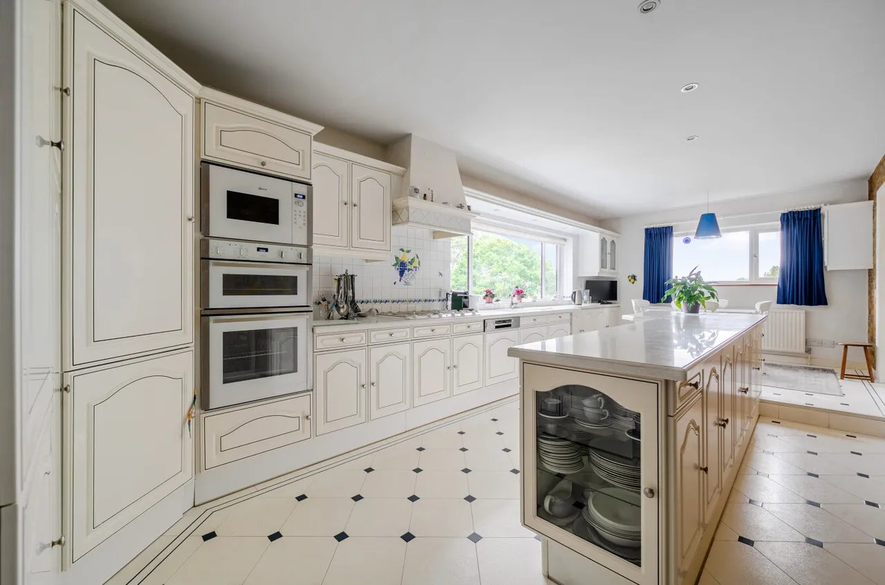 Oriel Hill, Camberley, Surrey, GU15 2JW, photo 8
