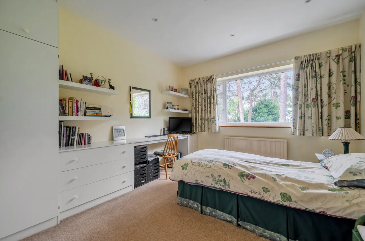 Oriel Hill, Camberley, Surrey, GU15 2JW, photo 18