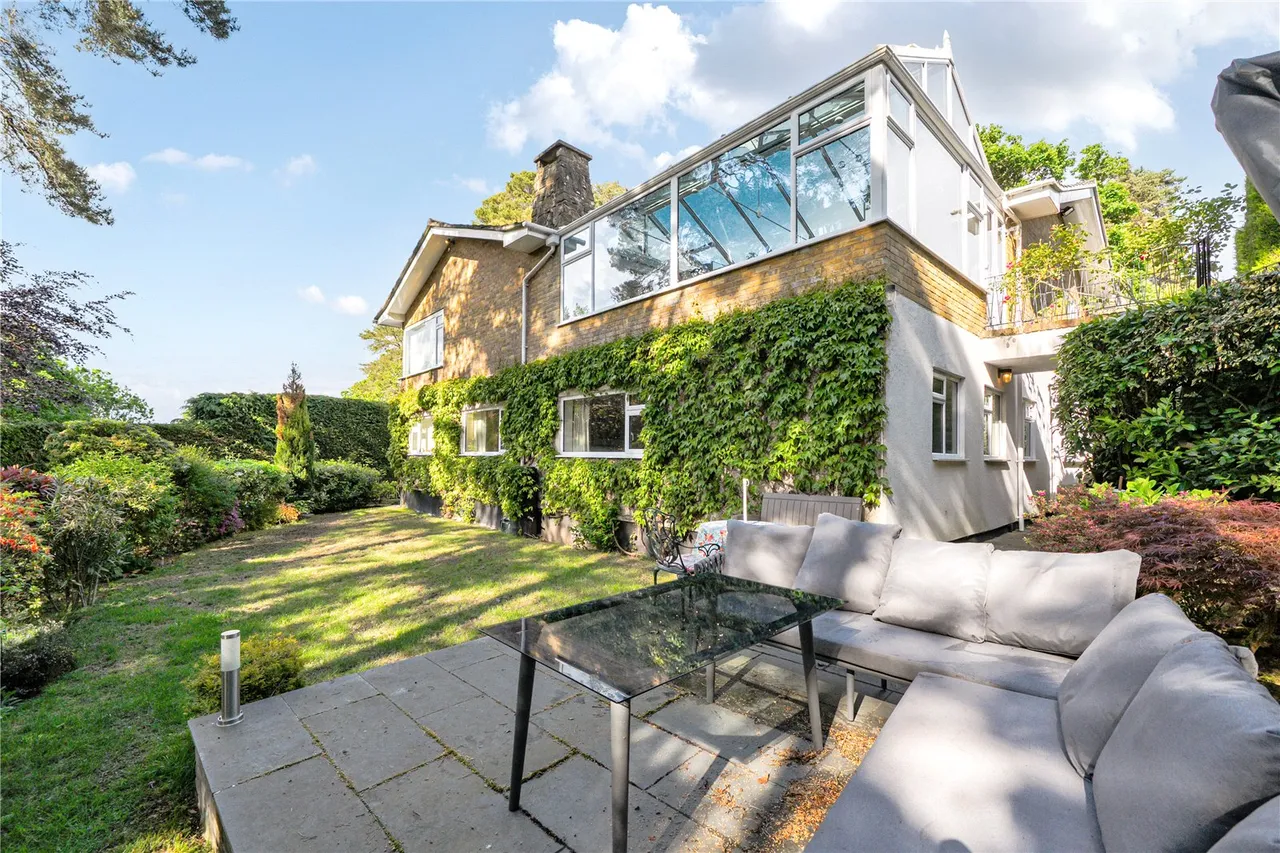 Oriel Hill, Camberley, Surrey, GU15 2JW, photo 3