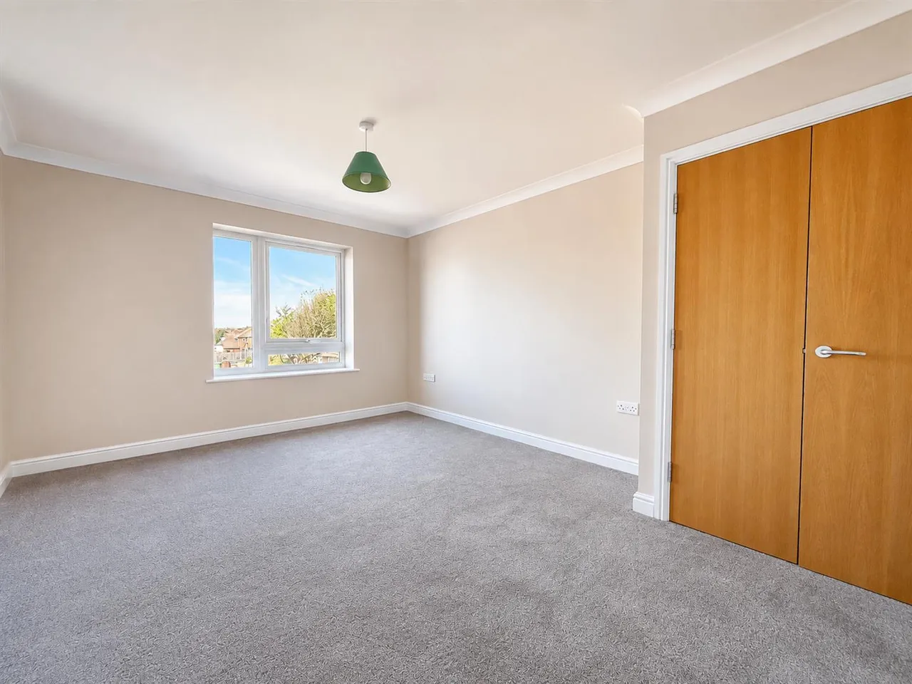 Roundhay Avenue, Peacehaven, photo 3