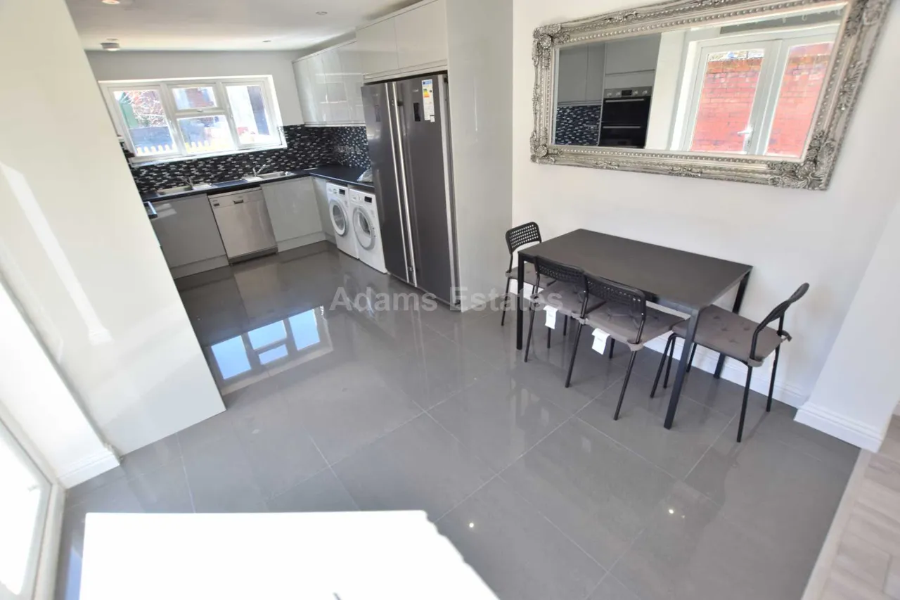 Wokingham Road, Reading, RG6 1JL, photo 6