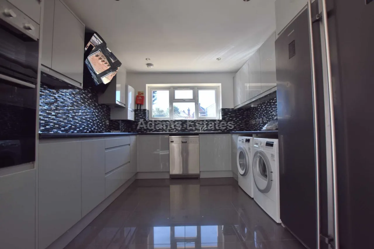 Wokingham Road, Reading, RG6 1JL, photo 5