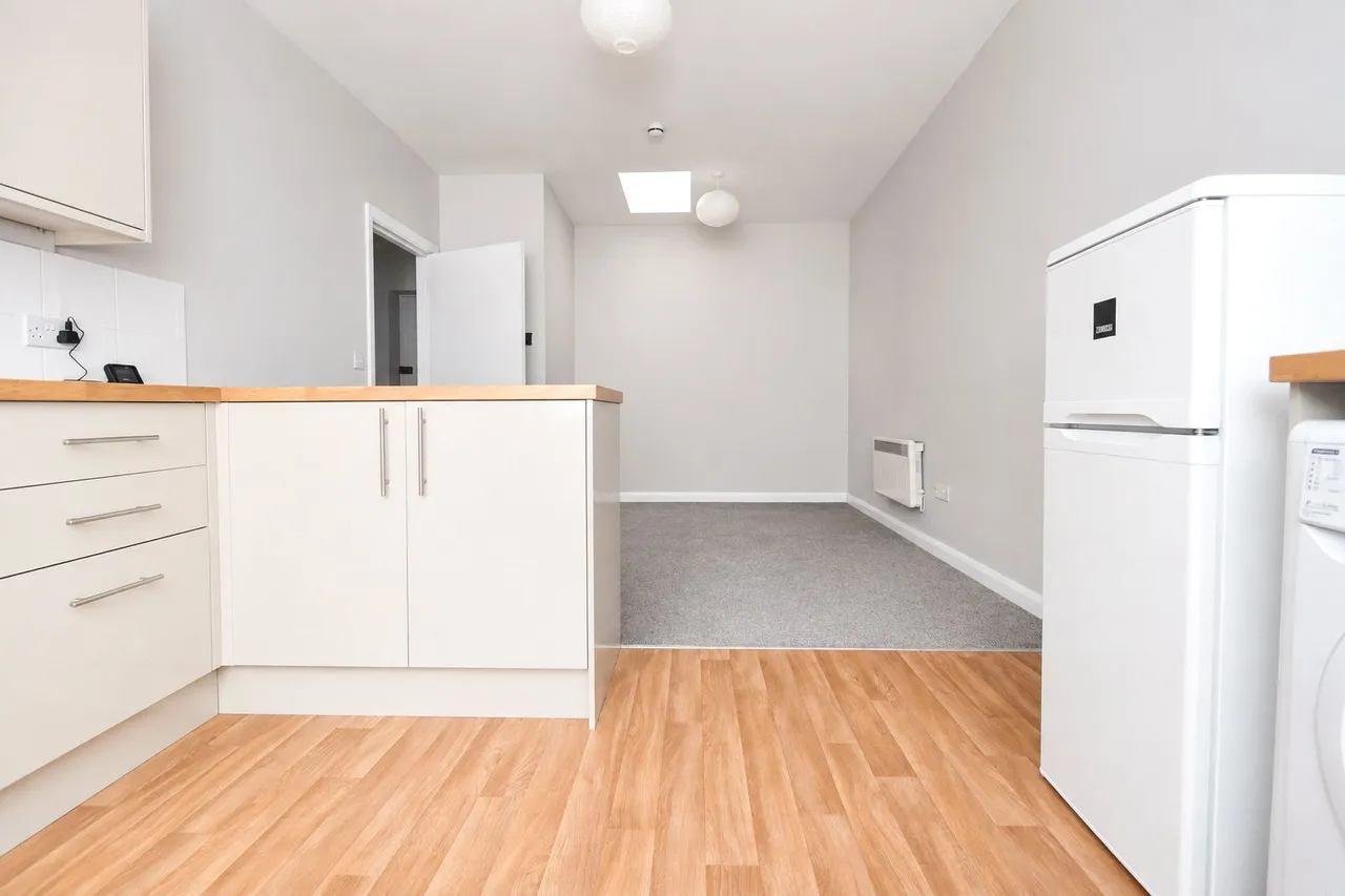 Lynchford Road, Farnborough, Hampshire, GU14 6HD, photo 6