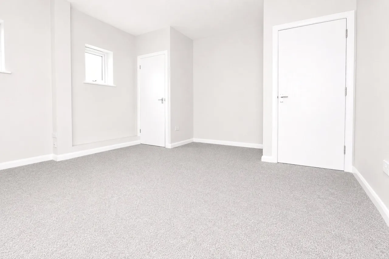Lynchford Road, Farnborough, Hampshire, GU14 6HD, photo 3