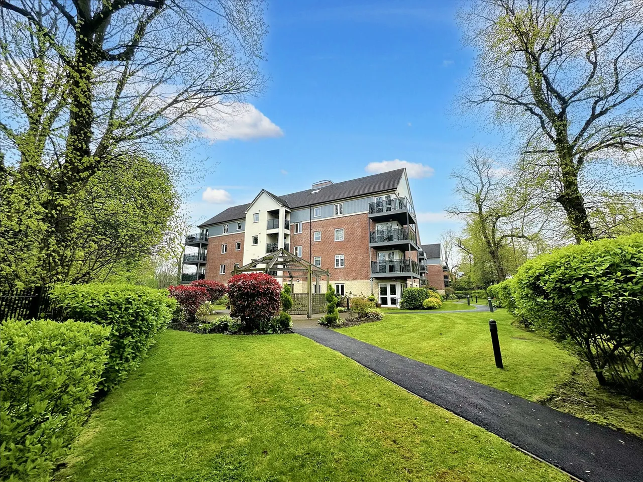 1 bed flat for sale, Park View Road, Prestwich, M25