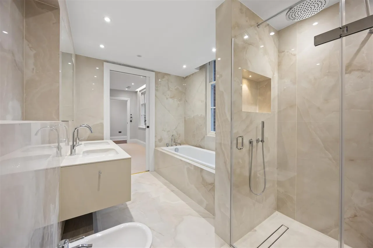 The Bishops Avenue, Hampstead Garden Suburb, London, N2 0BB, photo 5