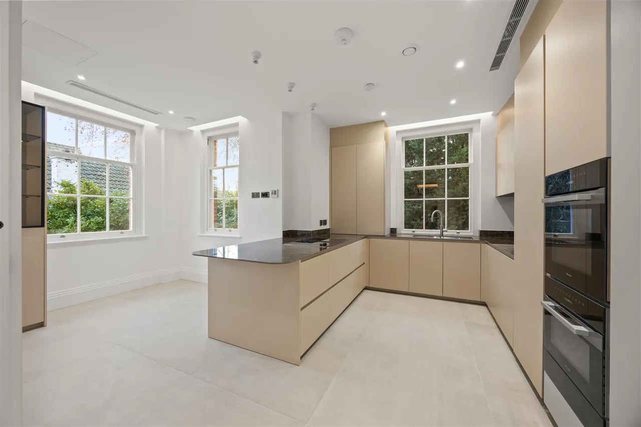 The Bishops Avenue, Hampstead Garden Suburb, London, N2 0BB, photo 4