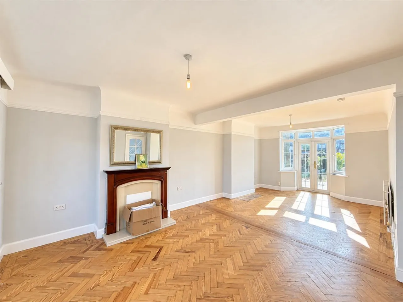 Semi-Detached To LetShelley Crescent, Hounslow, TW5, photo 2