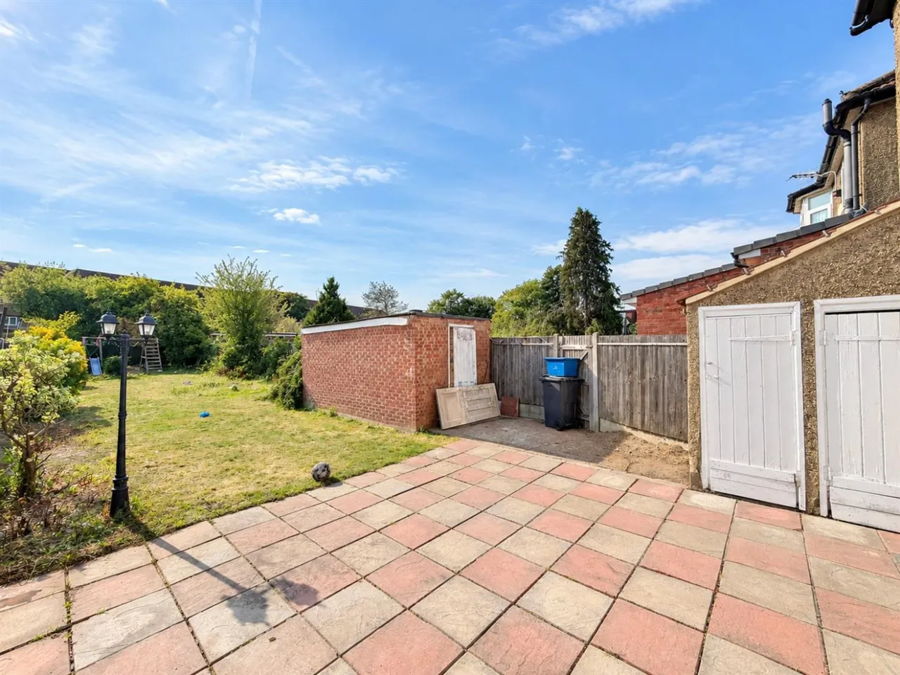 Semi-Detached To LetShelley Crescent, Hounslow, TW5, photo 5
