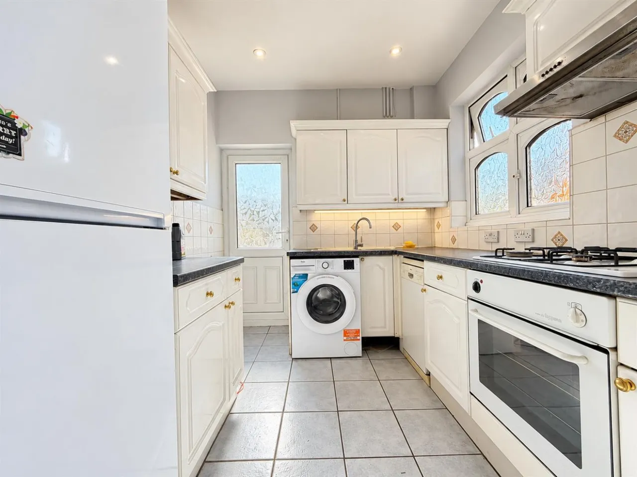 Semi-Detached To LetShelley Crescent, Hounslow, TW5, photo 9