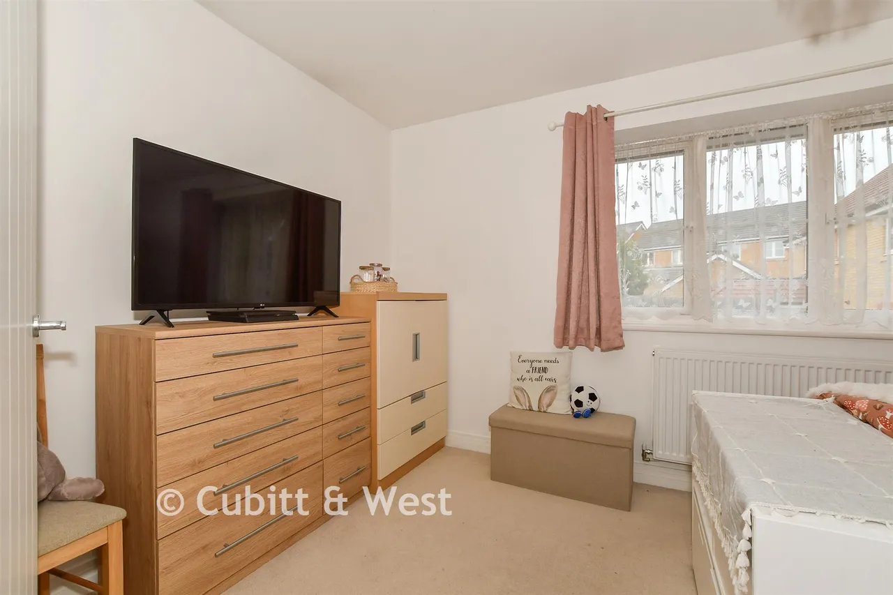 Sinclair Drive, Codmore Hill, RH20, photo 6
