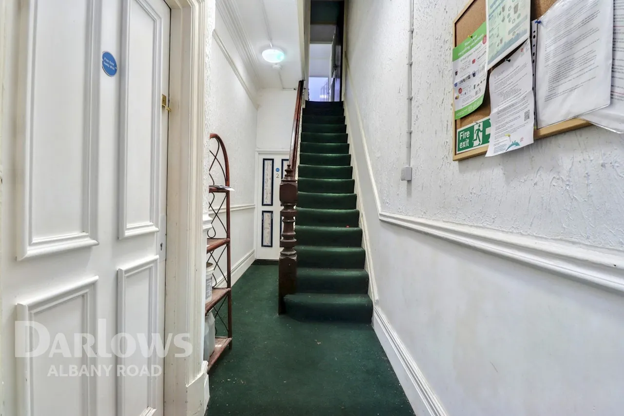 1 bed flat for sale, Connaught Road, Cardiff