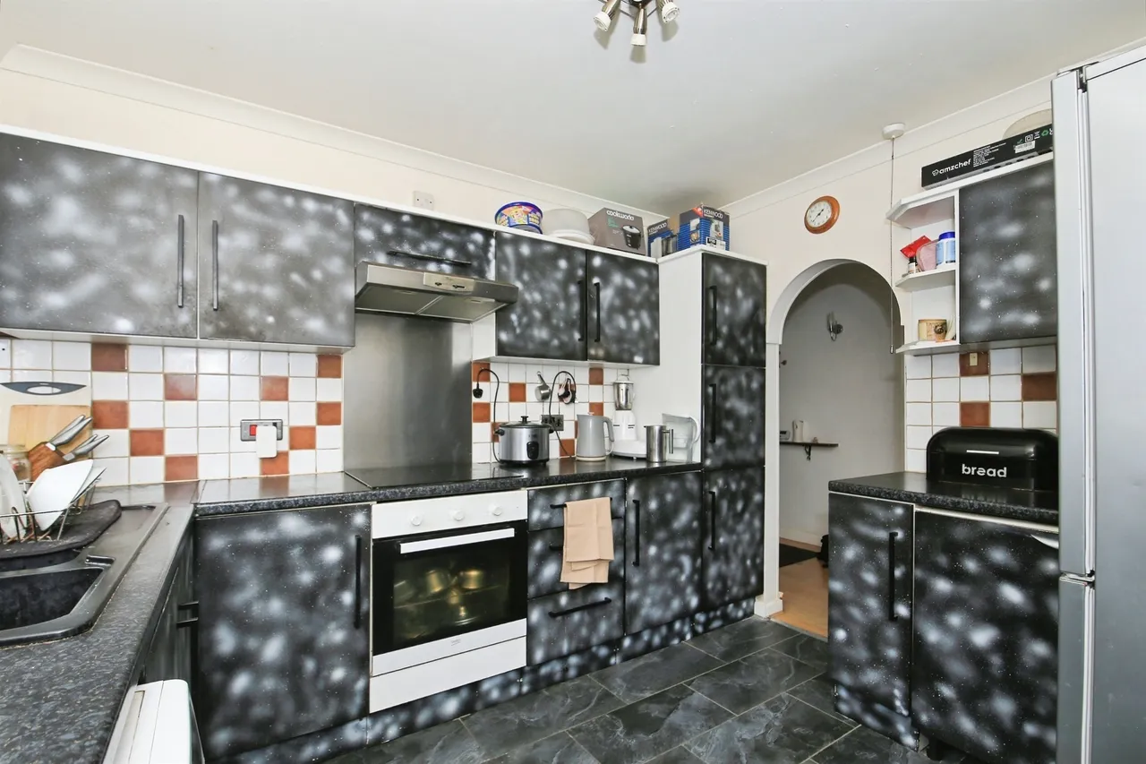 Ellwood Avenue, Peterborough, photo 5