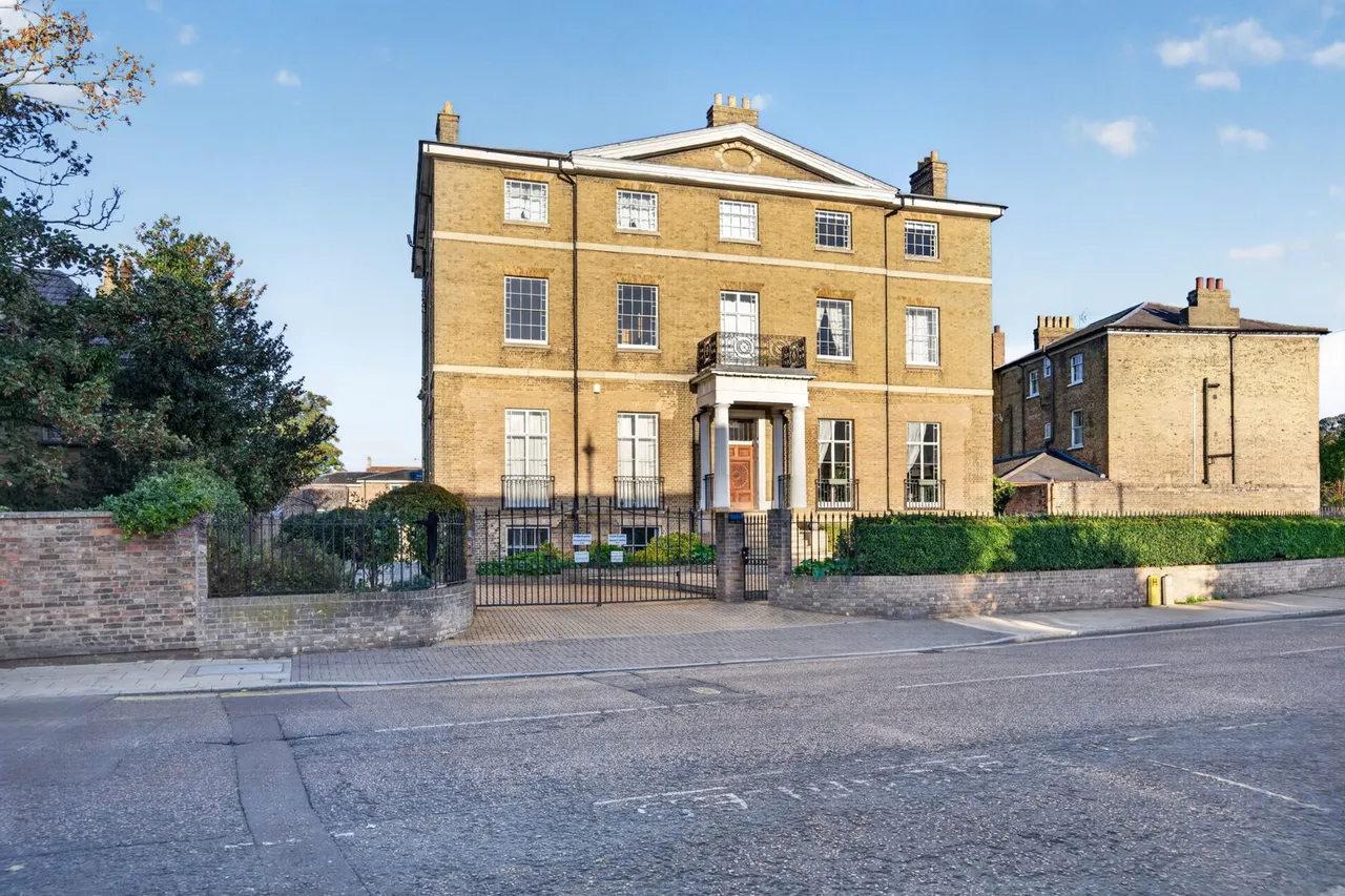 2 bed flat for sale, High Street, Chatteris, PE16