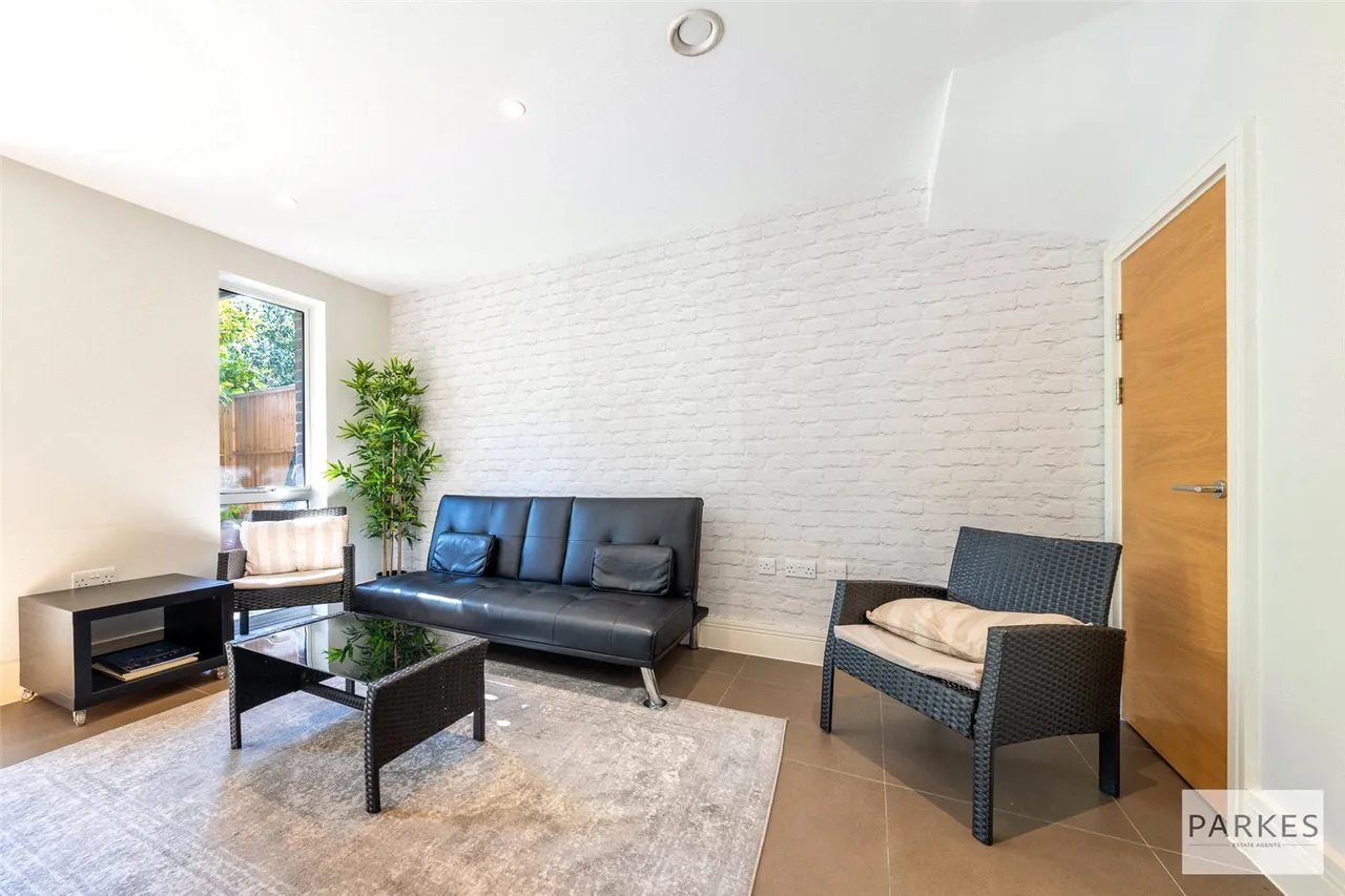 Sir Alexander Close, London, W3 7JQ, photo 10