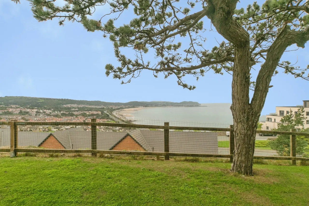 Tanllwyfan, Old Colwyn, LL29, photo 22