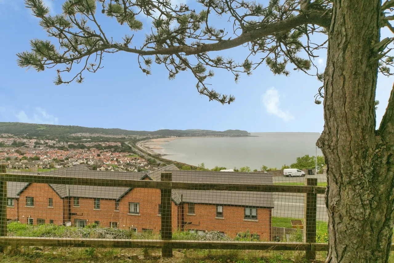 Tanllwyfan, Old Colwyn, LL29, photo 21