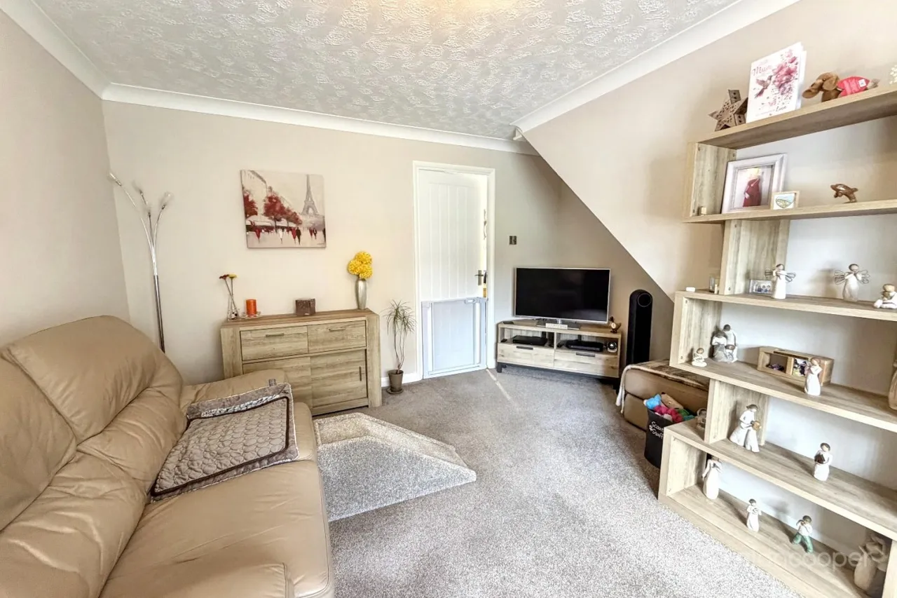 Wakehurst Close, Maple Park, CV11, photo 4