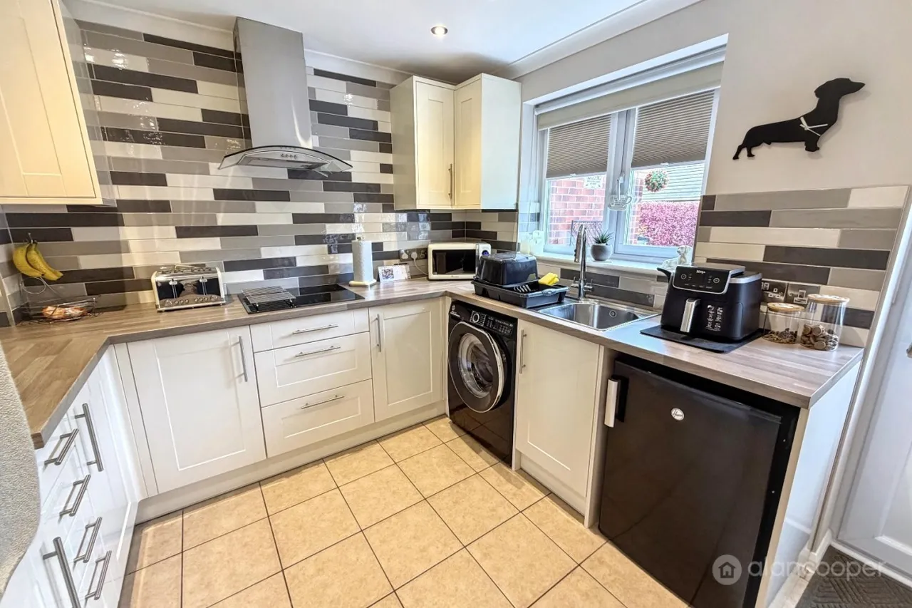 Wakehurst Close, Maple Park, CV11, photo 5