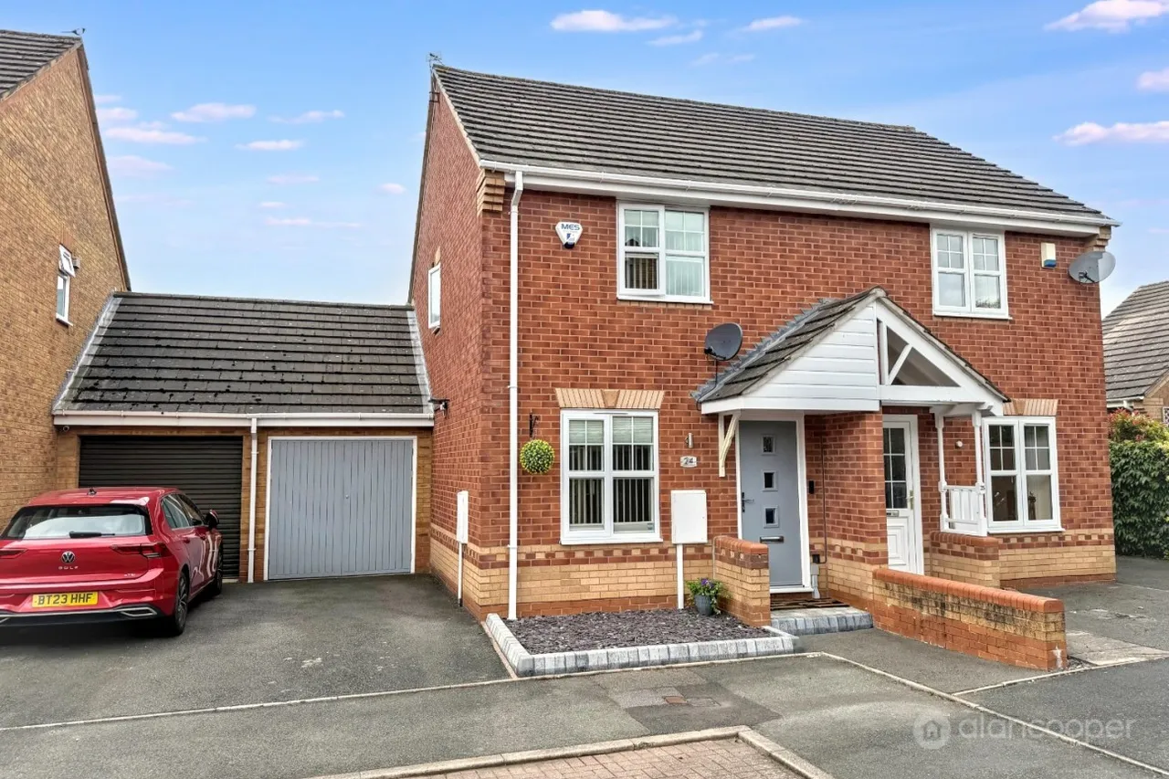 3 bed house for sale, Wakehurst Close, Maple Park, CV11