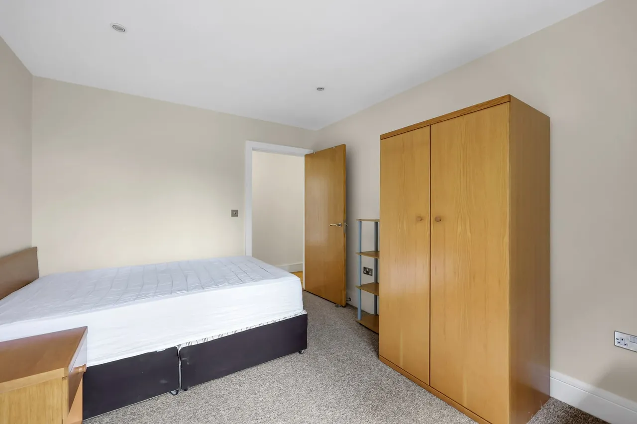 Flat 10, 2 Grosvenor Court, Wharf Lane, London, E14 7HW, photo 10