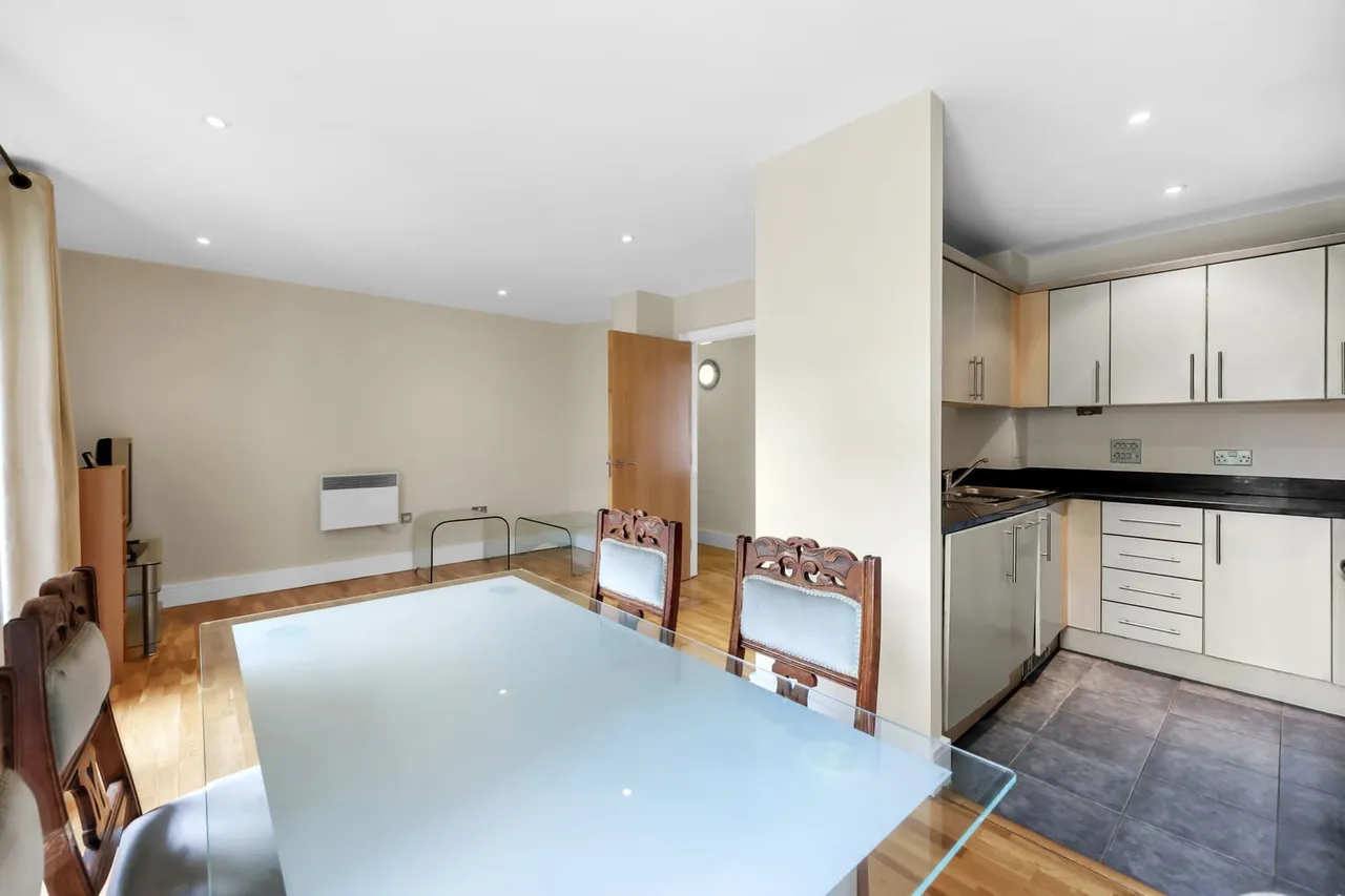 Flat 10, 2 Grosvenor Court, Wharf Lane, London, E14 7HW, photo 5