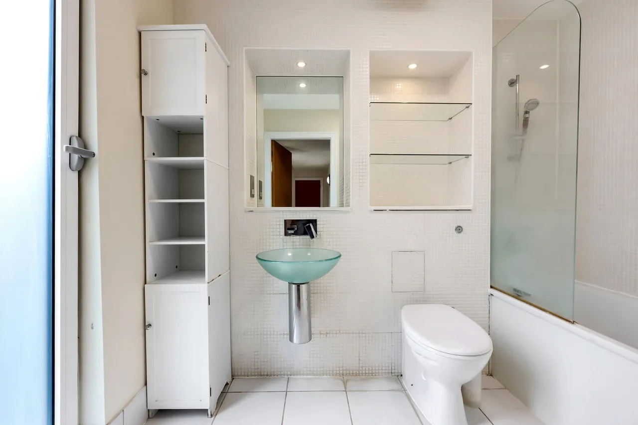 Flat 10, 2 Grosvenor Court, Wharf Lane, London, E14 7HW, photo 13