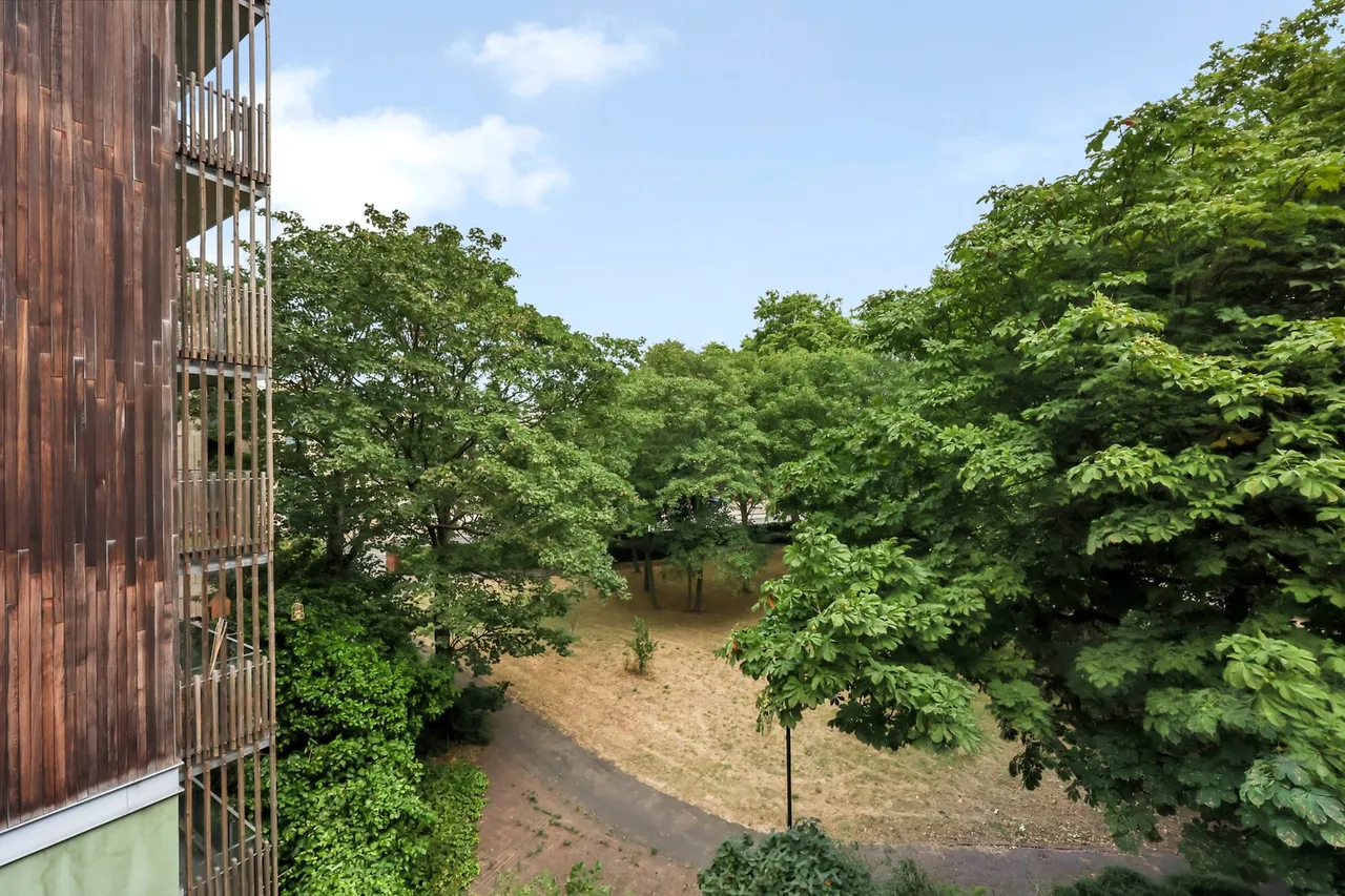 Flat 10, 2 Grosvenor Court, Wharf Lane, London, E14 7HW, photo 2