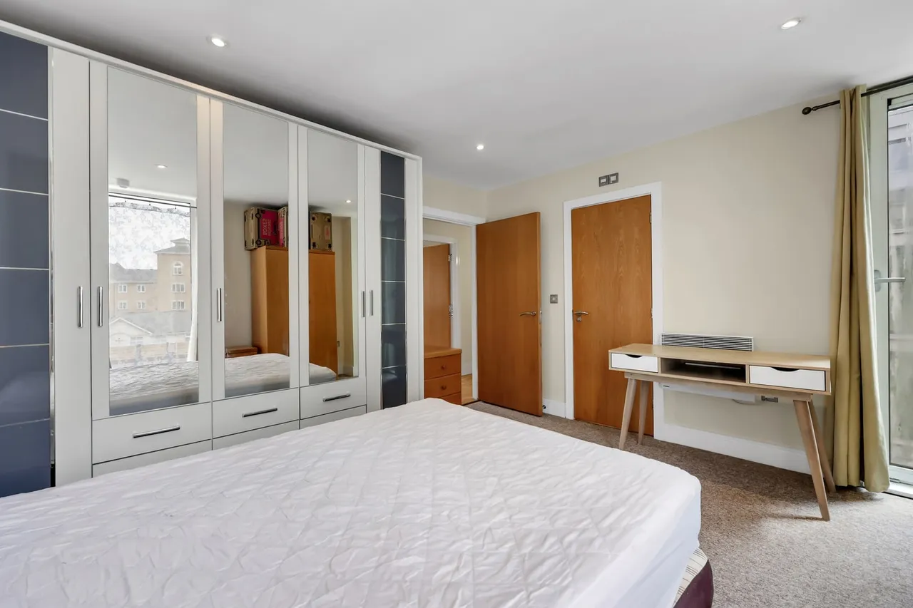 Flat 10, 2 Grosvenor Court, Wharf Lane, London, E14 7HW, photo 9