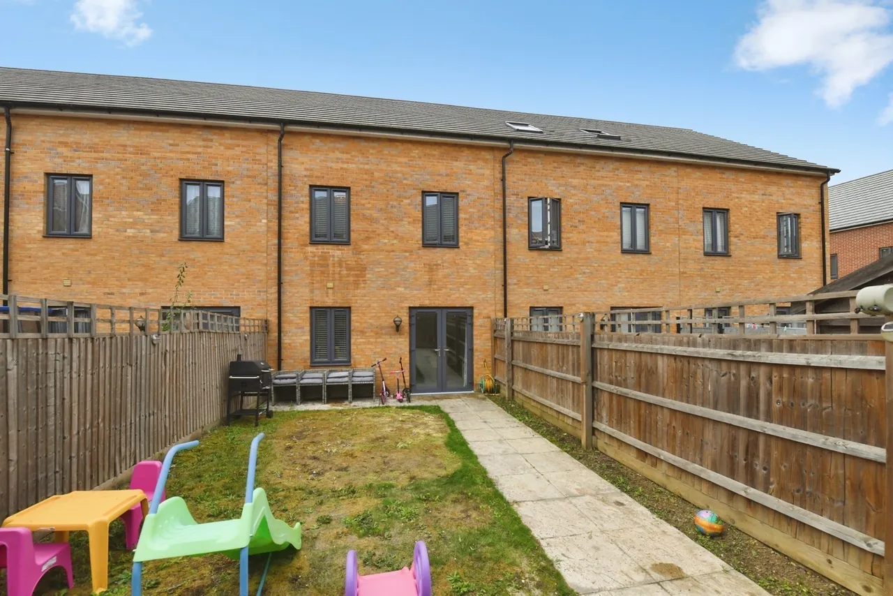 Montague Street, Rainham, RM13, photo 13
