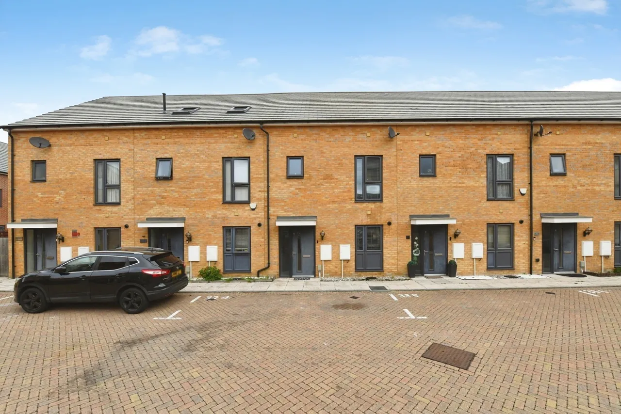 Montague Street, Rainham, RM13, photo 30