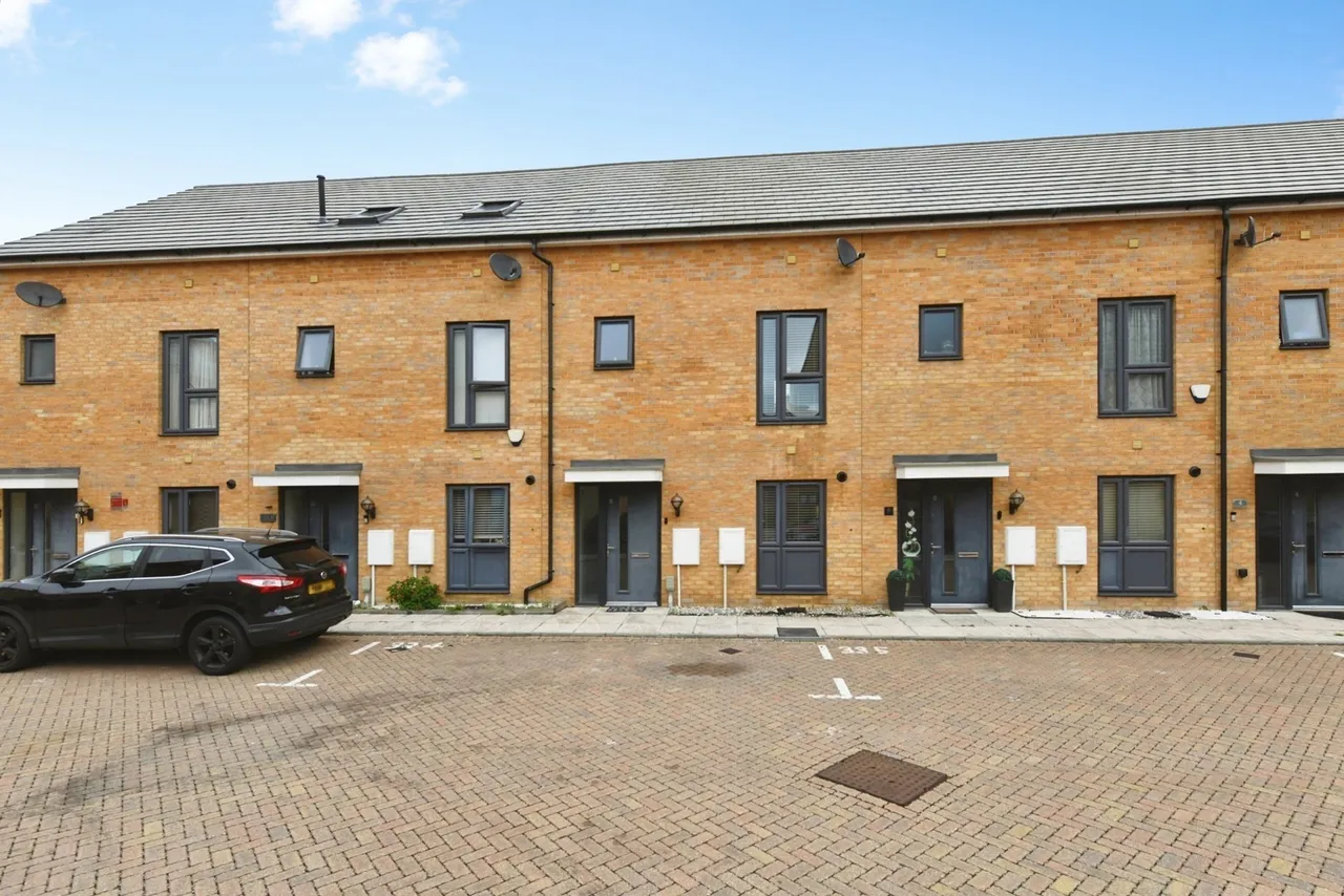 Montague Street, Rainham, RM13, photo 20