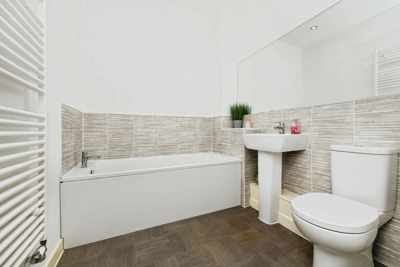 Montague Street, Rainham, RM13, photo 7
