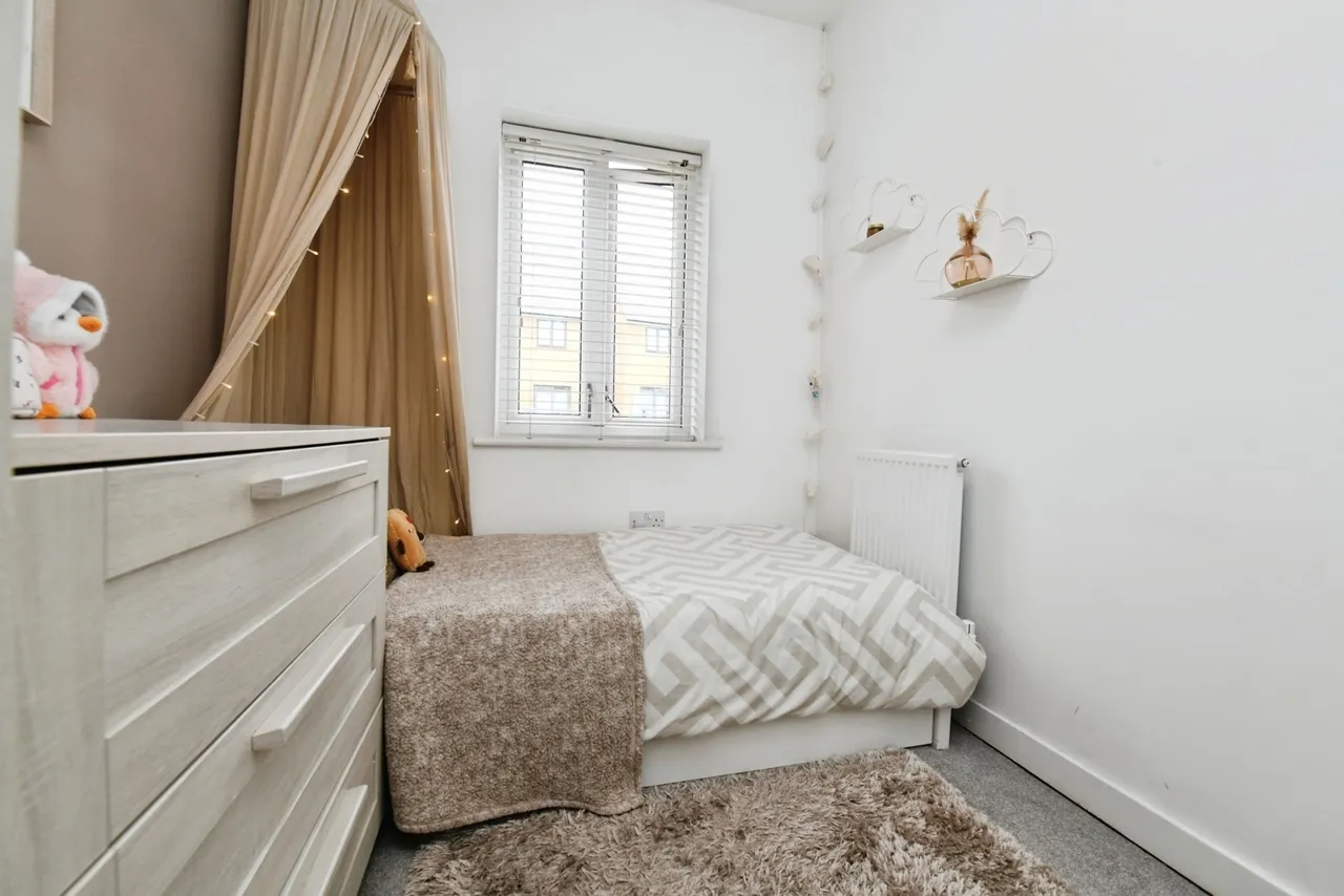 Montague Street, Rainham, RM13, photo 25