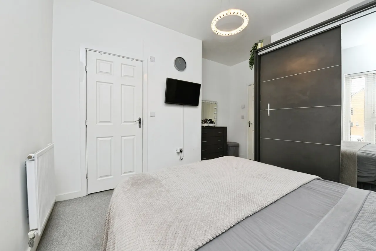 Montague Street, Rainham, RM13, photo 22