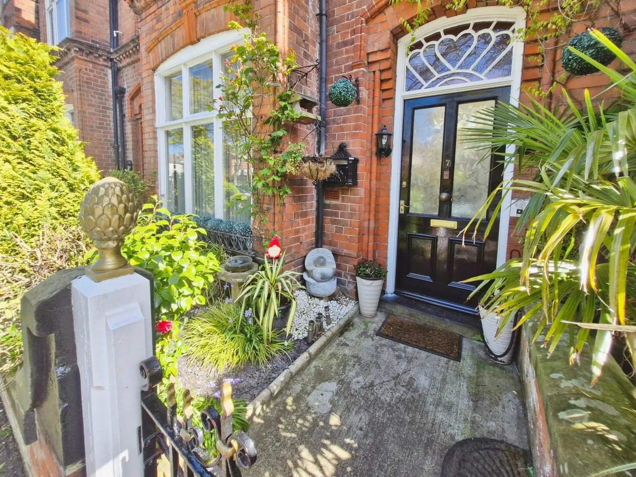 6 bed house for sale, Granville Square, Scarborough, YO11