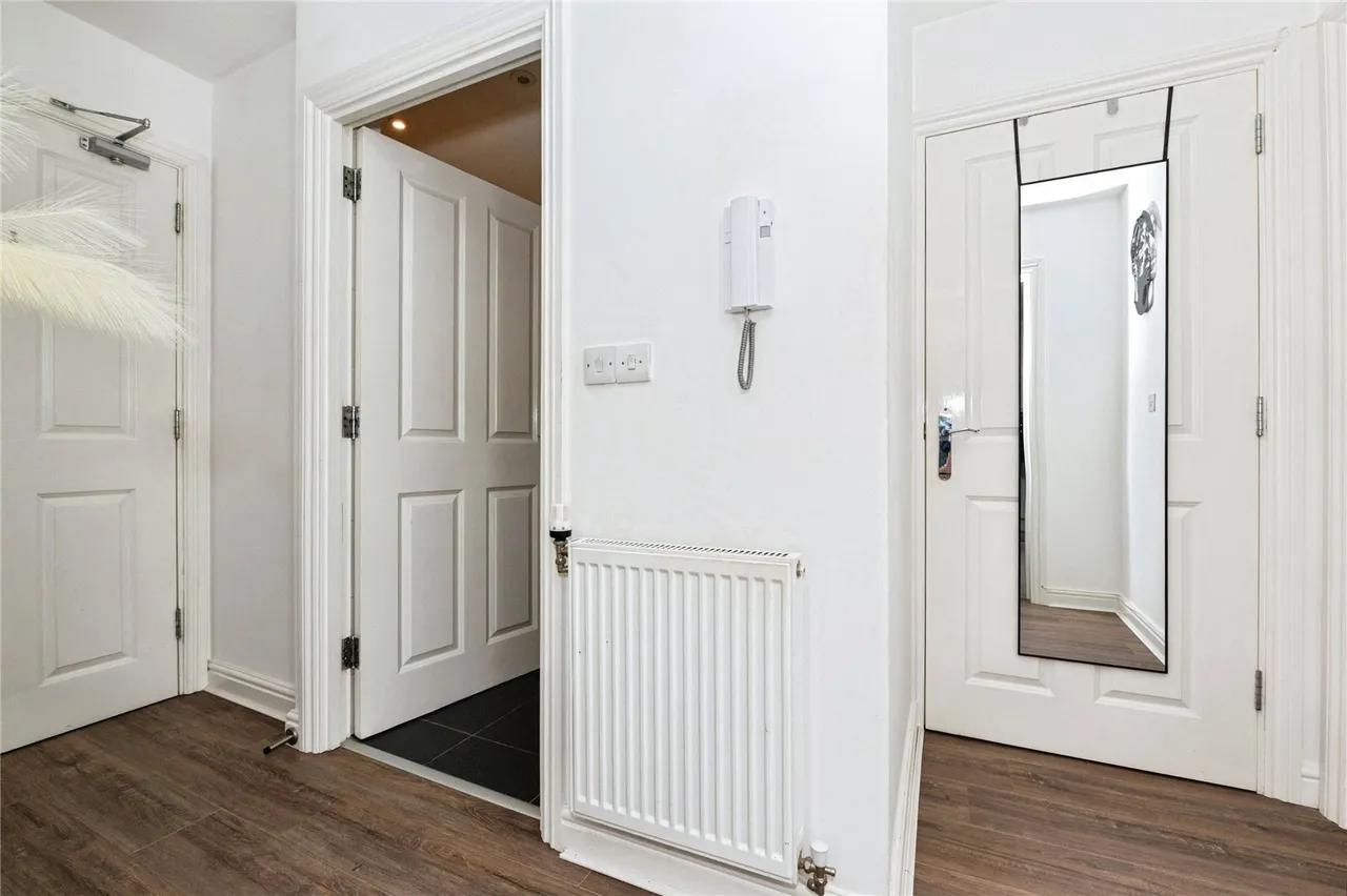 Chapel Drive, Dartford, DA2, photo 8