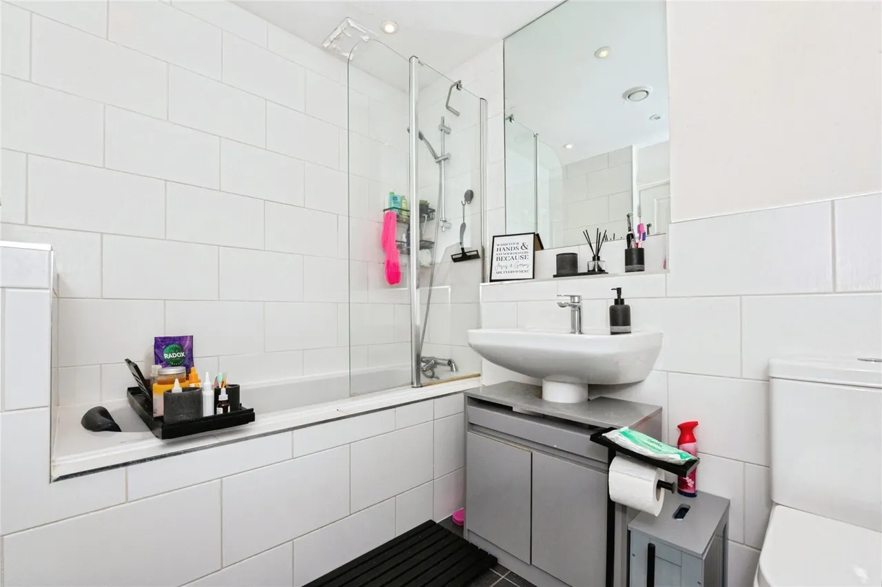 Chapel Drive, Dartford, DA2, photo 6