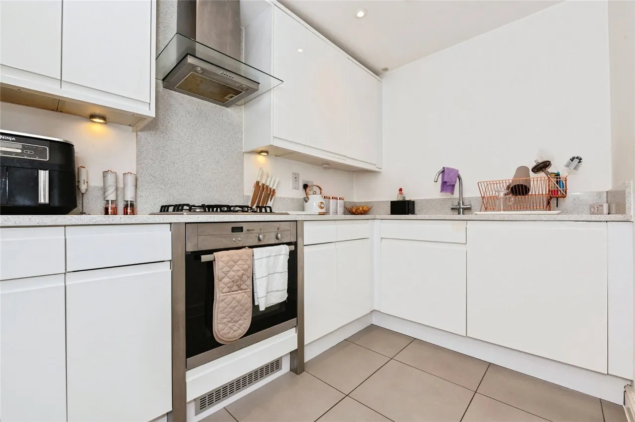Chapel Drive, Dartford, DA2, photo 3