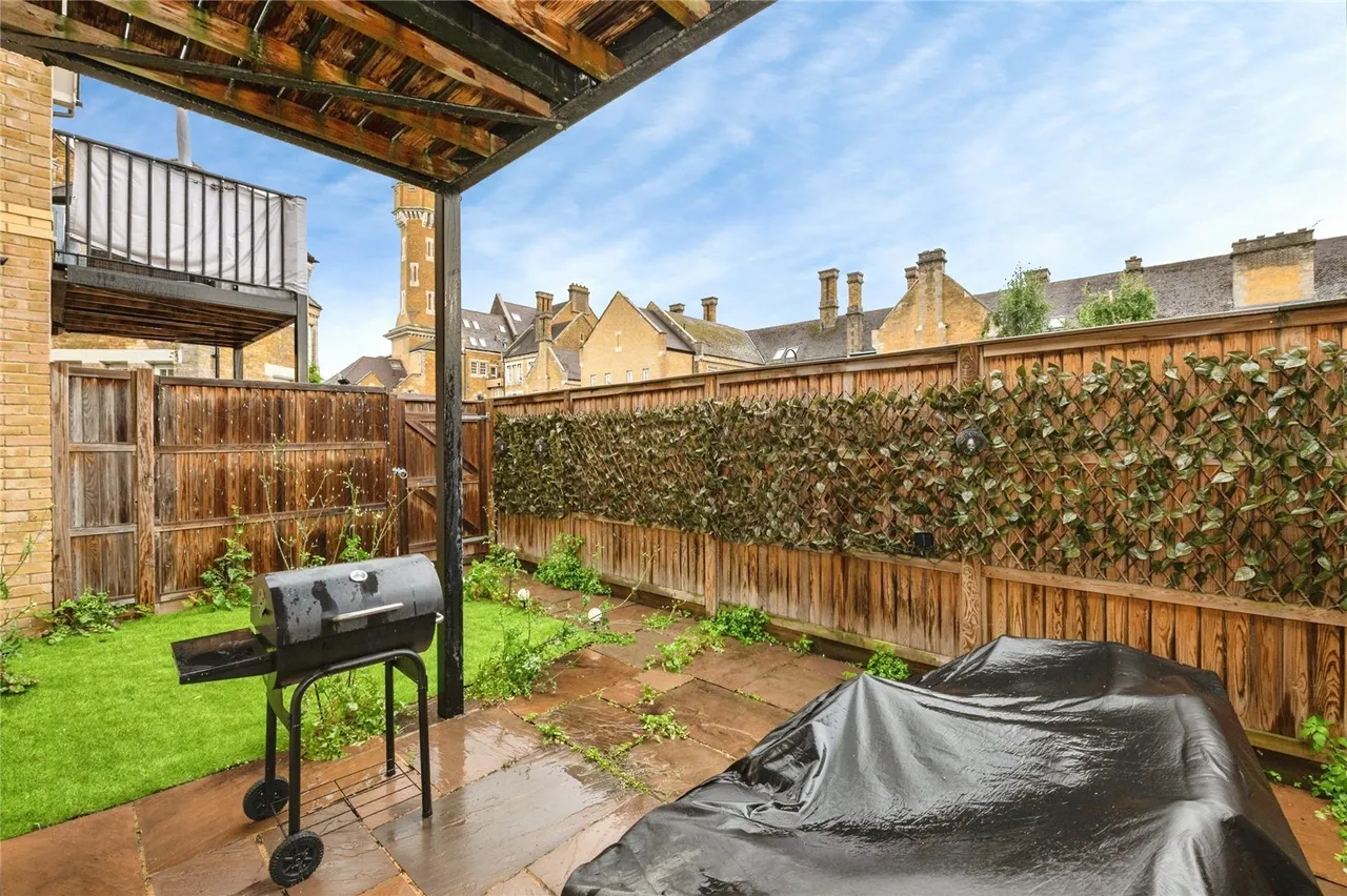 Chapel Drive, Dartford, DA2, photo 10