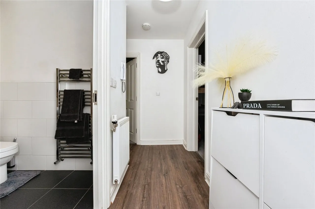 Chapel Drive, Dartford, DA2, photo 4