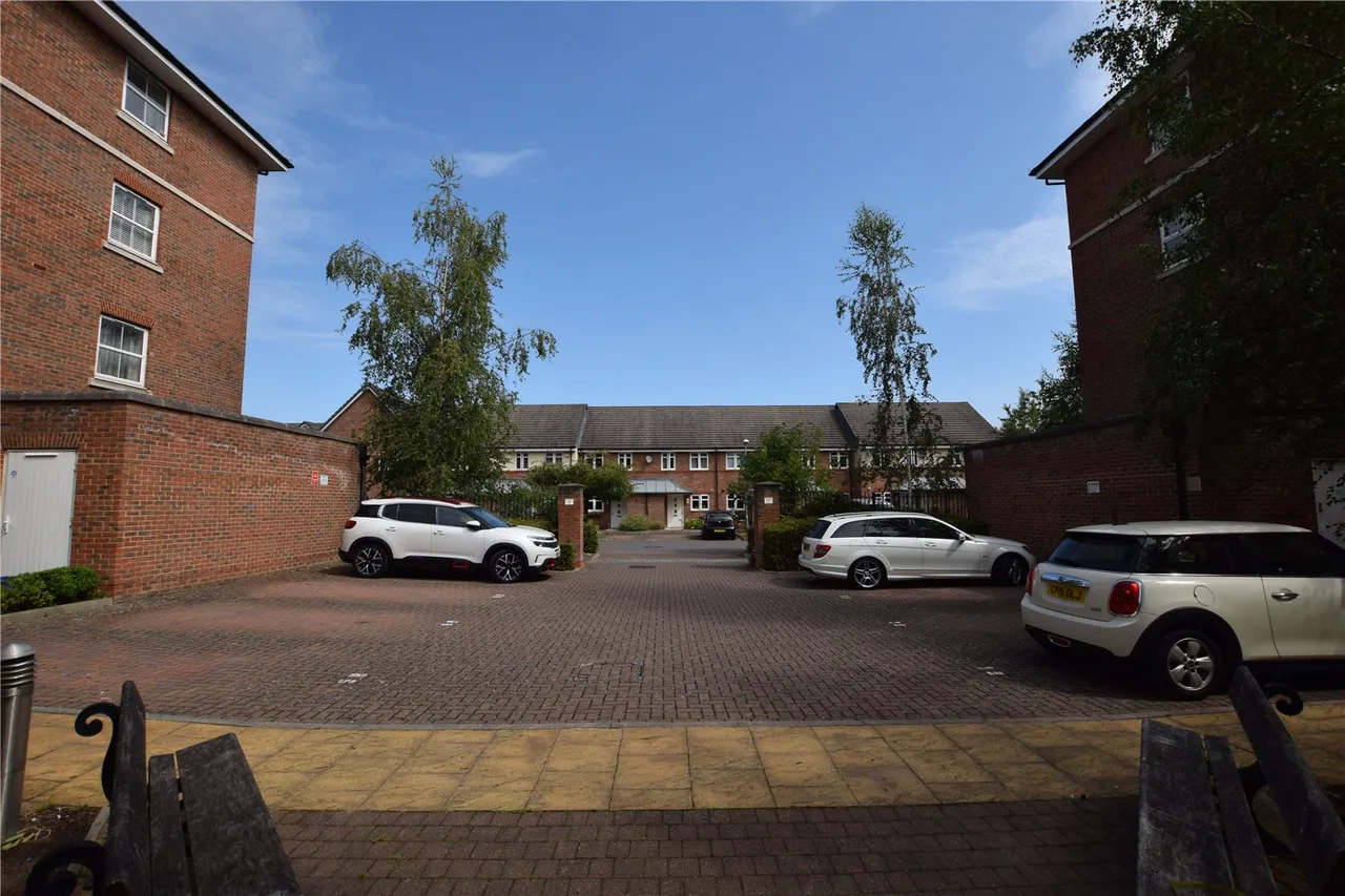 Kenley Place, Farnborough, Hampshire, GU14 6FX, photo 10