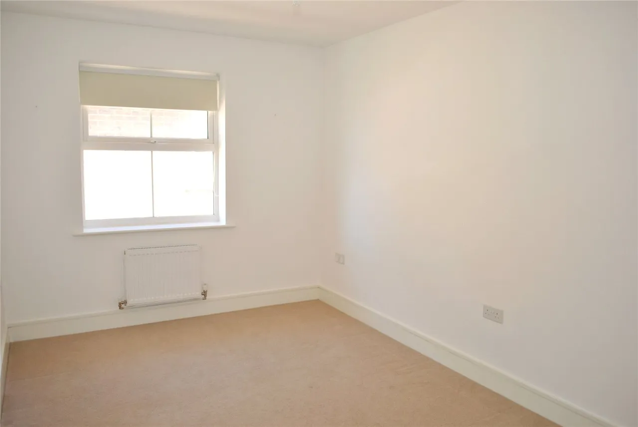 Kenley Place, Farnborough, Hampshire, GU14 6FX, photo 9