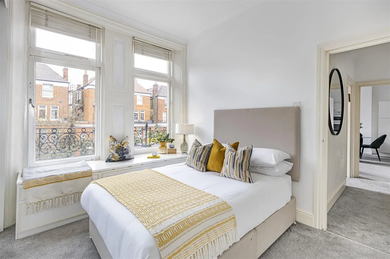 Canfield Gardens, South Hampstead, London NW6 3DY, photo 3