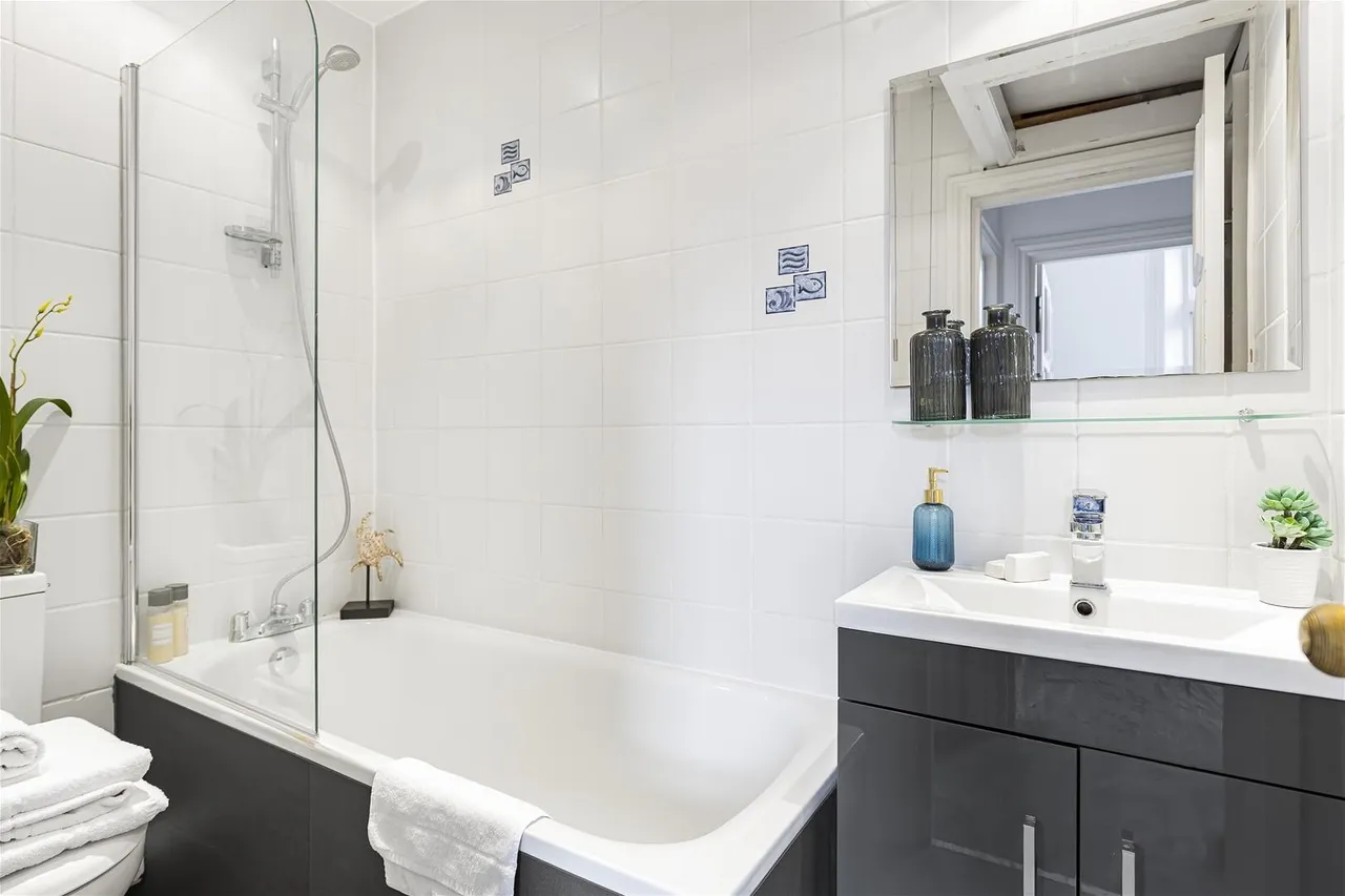 Canfield Gardens, South Hampstead, London NW6 3DY, photo 6