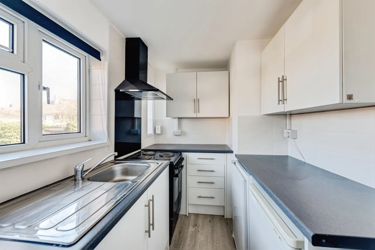 Foxwood Close, Aston, OX18, photo 2