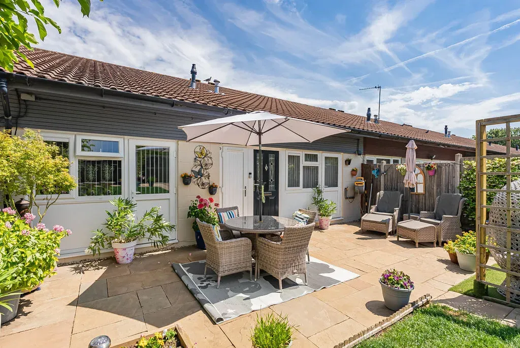 Garraways, Coffee Hall, Milton Keynes, Buckinghamshire, MK6 5DU, photo 11